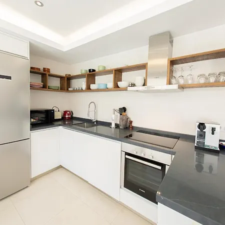 Charming Townhouse/5bedrs/front Beach/private Pool *