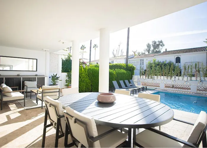 Charming Townhouse/5bedrs/front Beach/private Pool *