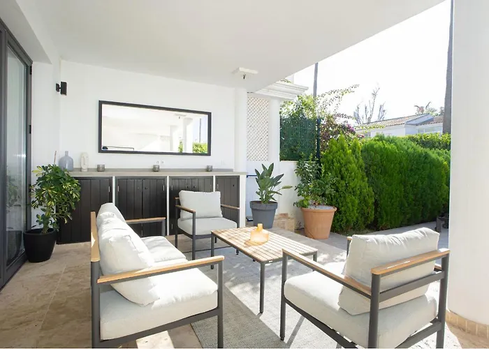 Charming Townhouse/5bedrs/front Beach/private Pool Марбелья