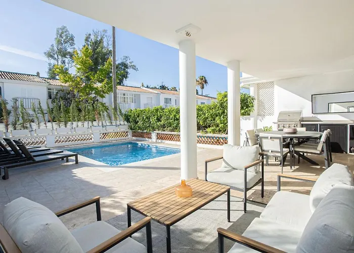 Charming Townhouse/5bedrs/front Beach/private Pool * ماربيا