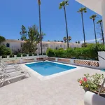 Charming Townhouse/5bedrs/front Beach/private Pool بيت للعطل *