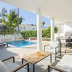 Charming Townhouse/5bedrs/front Beach/private Pool * Марбелья