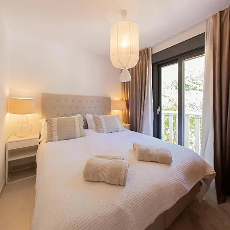 Charming Townhouse/5bedrs/front Beach/private Pool