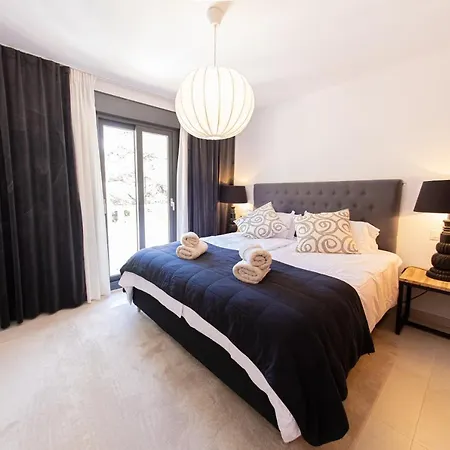 Charming Townhouse/5bedrs/front Beach/private Pool Tatil Evi