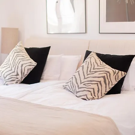 Charming Townhouse/5bedrs/front Beach/private Pool