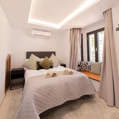 Nyaraló Charming Townhouse/5bedrs/front Beach/private Pool