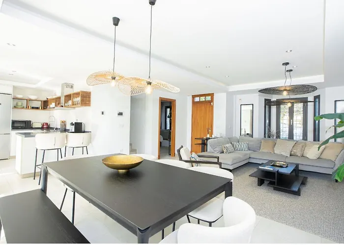 Charming Townhouse/5bedrs/front Beach/private Pool 別荘 *