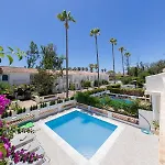 Dom wakacyjny Charming Townhouse/5bedrs/front Beach/private Pool