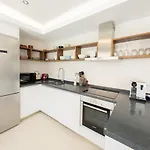 Charming Townhouse/5bedrs/front Beach/private Pool *