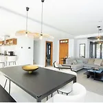 Charming Townhouse/5bedrs/front Beach/private Pool Дом отдыха *