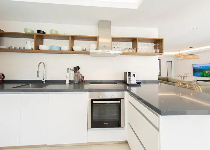 Ferienhaus Charming Townhouse/5bedrs/front Beach/private Pool