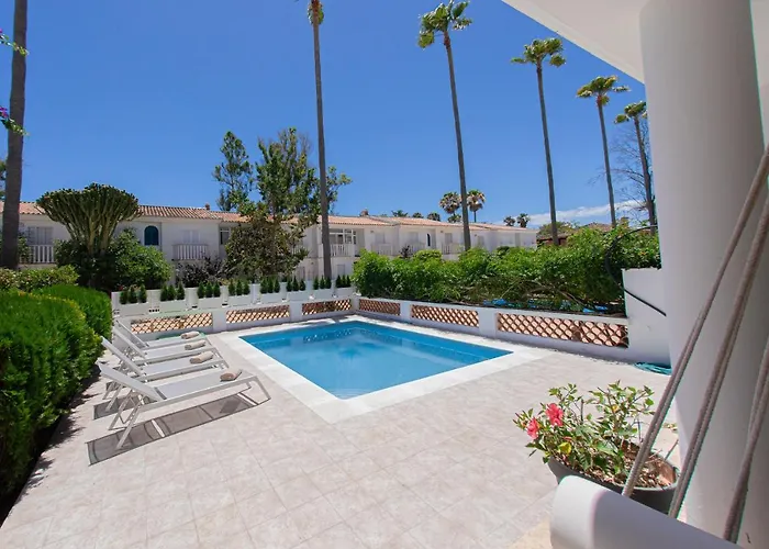 Charming Townhouse/5bedrs/front Beach/private Pool Ferienhaus *