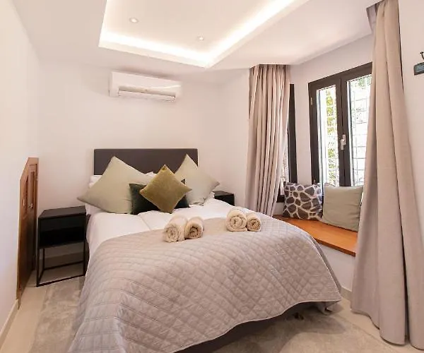 Ferienhaus Charming Townhouse/5bedrs/front Beach/private Pool